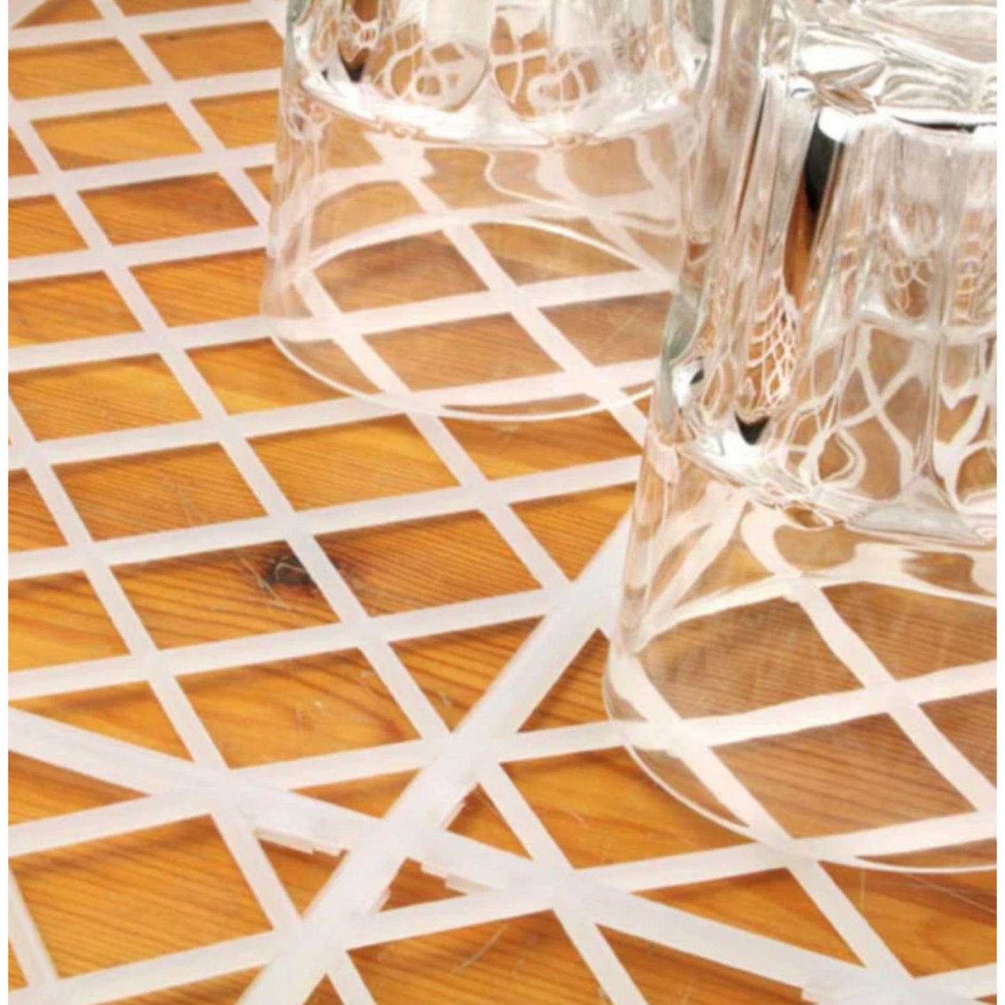 White Interlocking Glass Mats Pack of 10 (Dimensions: 300mm × 200mm)